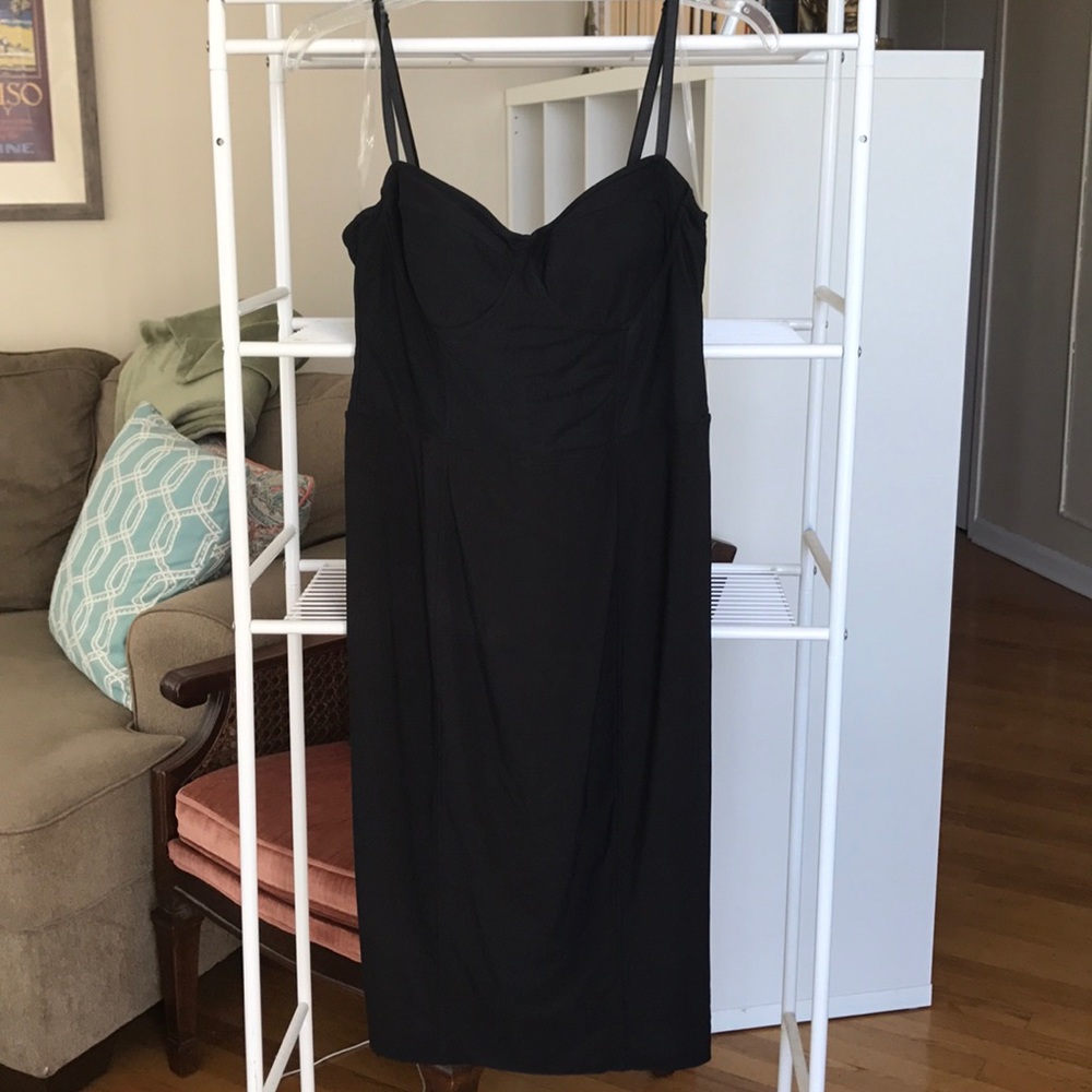 Little black dress - midi length 💃
